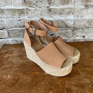 Marc Fisher Adalyne tan size 8